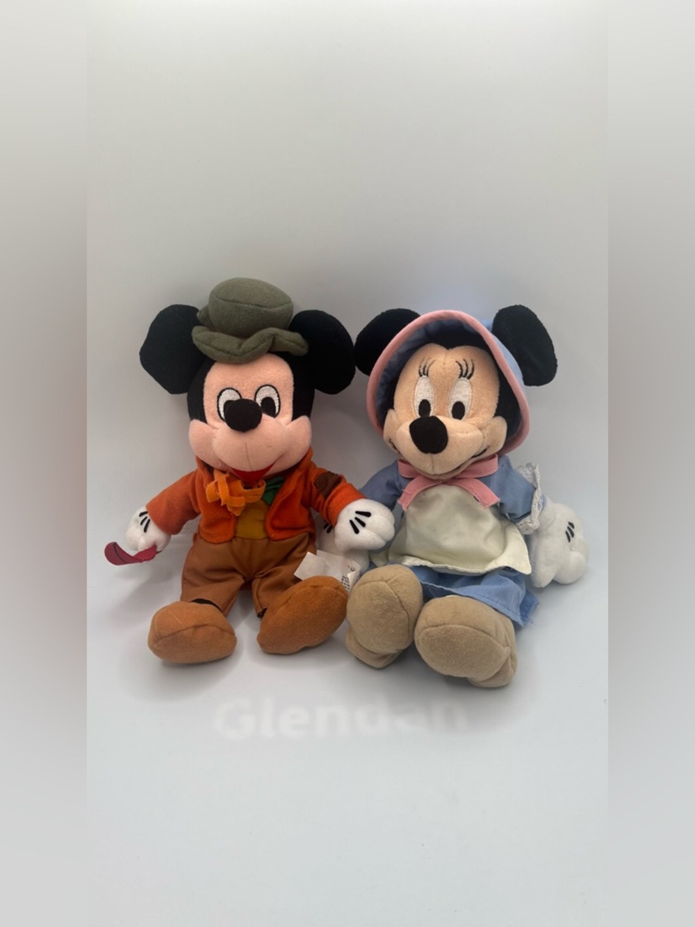 Disney Mickey & Minnie Plush Pair 9” - Bob Cratchit & Pionner Minnie OS - Picture 9 of 9